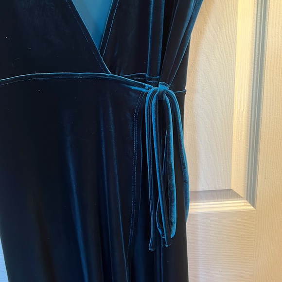 BHLDN from Anthropologie Velvet Wrap dress in emerald green - Picture 6 of 9